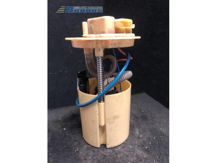 Electric fuel pump from a Fiat 500 (312) 1.2 69 2010
