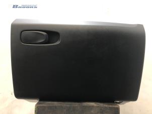 Usagé Boîte à gants Volvo V40 (MV) 2.0 D2 16V Prix € 30,00 Règlement à la marge proposé par Autobedrijf Brooks
