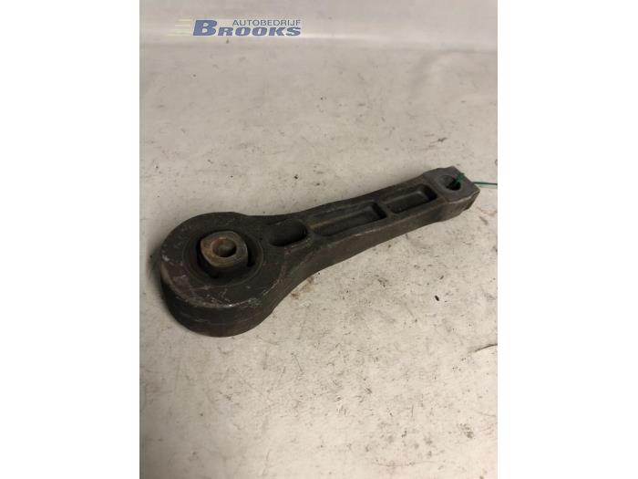 Used Engine mount Volkswagen Caddy III (2KA,2KH,2CA,2CH) 2.0 SDI Price € 15,00 Margin scheme offered by Autobedrijf Brooks