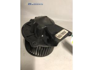 Usados Motor de ventilador de calefactor MG ZR 1.4 16V 105 Precio € 25,00 Norma de margen ofrecido por Autobedrijf Brooks