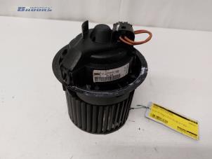 Used Heating and ventilation fan motor Renault Clio IV Estate/Grandtour (7R) 1.5 Energy dCi 90 FAP Price € 25,00 Margin scheme offered by Autobedrijf Brooks