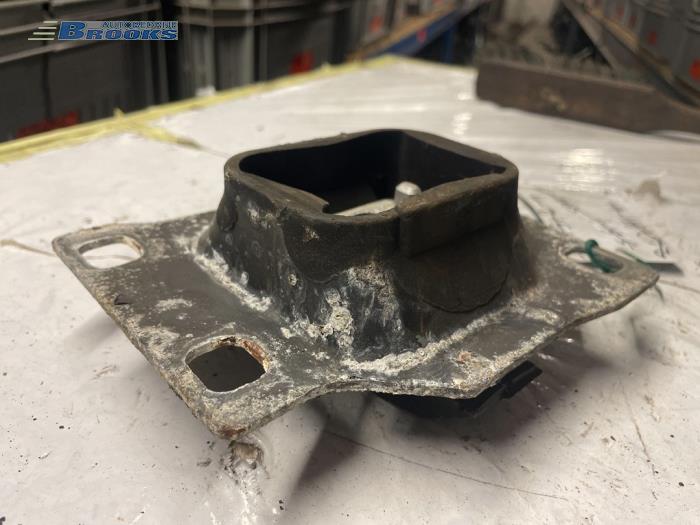 Gearbox mount from a Ford Focus 1 Wagon 1.6 16V 2001