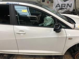 Gebrauchte Tür 4-türig rechts vorne Seat Ibiza IV (6J5) 1.6 TDI 90 Preis € 140,00 Margenregelung angeboten von Autobedrijf Brooks