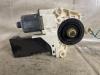 Door window motor from a Peugeot 407 SW (6E) 2.0 HDiF 16V 2005