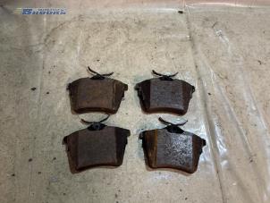 Used Rear brake pad Peugeot 407 SW (6E) 2.0 HDiF 16V Price € 20,00 Margin scheme offered by Autobedrijf Brooks
