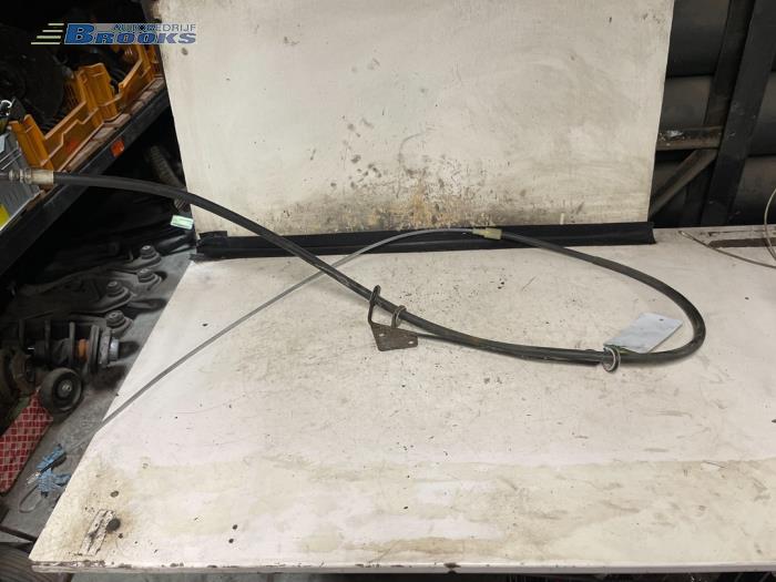 Usagé Câble frein à main Peugeot 407 SW (6E) 2.0 HDiF 16V Prix € 10,00 Règlement à la marge proposé par Autobedrijf Brooks
