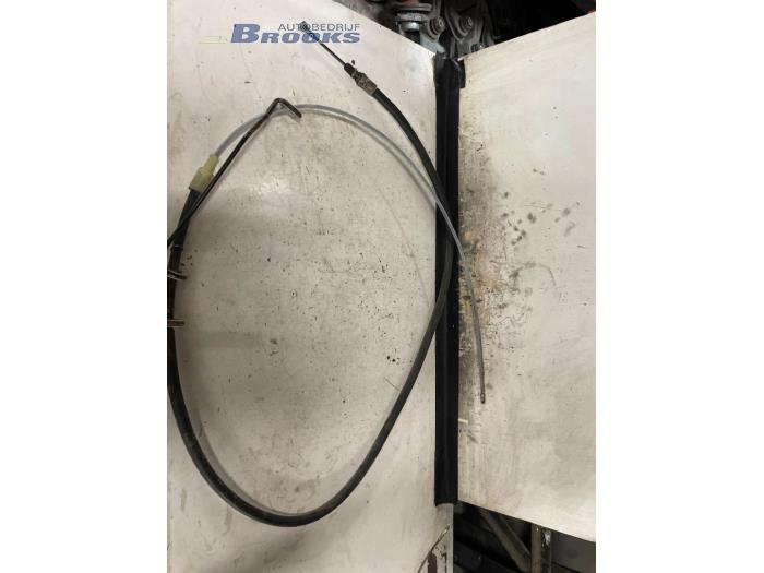 Usagé Câble frein à main Peugeot 407 SW (6E) 2.0 HDiF 16V Prix € 10,00 Règlement à la marge proposé par Autobedrijf Brooks