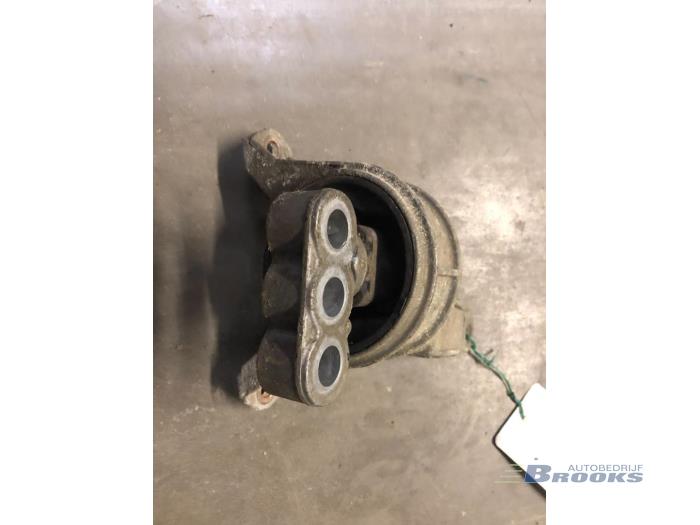 Used Engine mount Opel Astra G Caravan (F35) 1.7 DTI 16V Eco4 Price € 25,00 Margin scheme offered by Autobedrijf Brooks