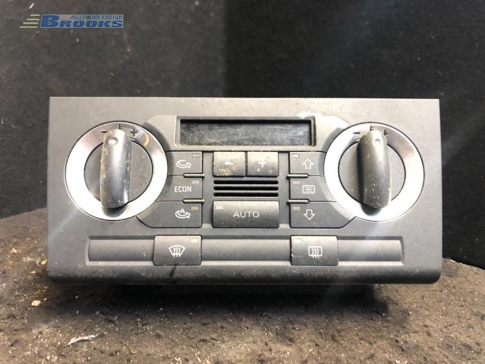 Heater control panel from a Audi A3 (8P1)  2004