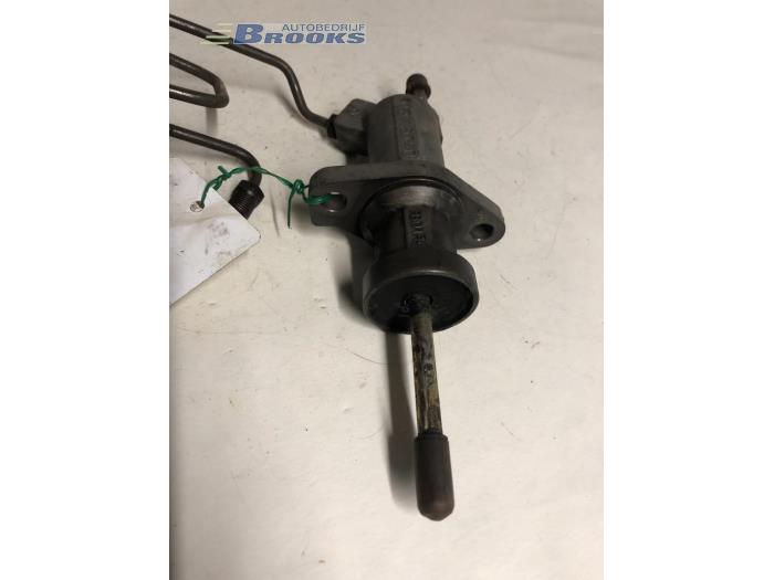 Clutch slave cylinder from a BMW 3 serie Touring (E46/3) 320d 16V 2000