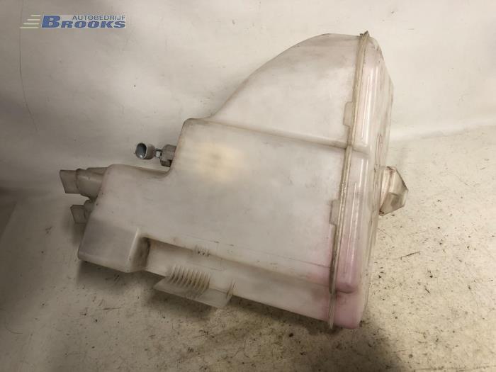 Réservoir lave-glace avant d'un BMW 3 serie Touring (E46/3) 320d 16V 2000