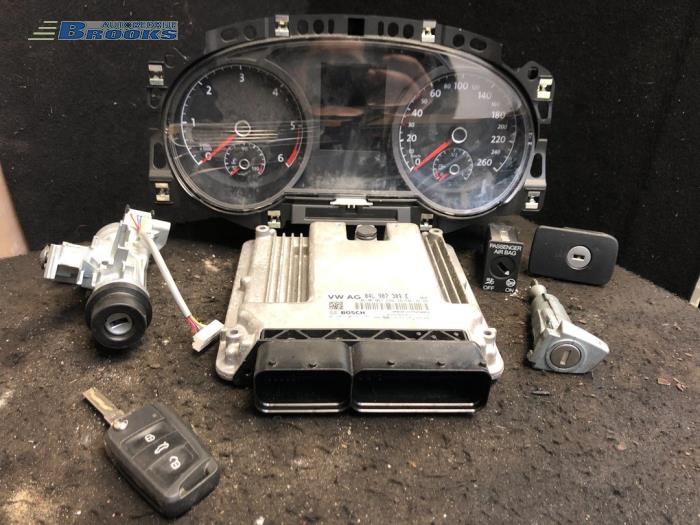 Used Ignition lock + computer Volkswagen Golf VII (AUA) 1.6 TDI BlueMotion 16V Price € 175,00 Margin scheme offered by Autobedrijf Brooks