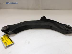 Used Front wishbone, right Renault Clio IV (5R) 1.5 Energy dCi 90 FAP Price € 15,00 Margin scheme offered by Autobedrijf Brooks