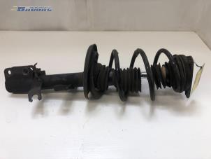 Used Front shock absorber rod, right Renault Clio IV (5R) 1.5 Energy dCi 90 FAP Price € 40,00 Margin scheme offered by Autobedrijf Brooks