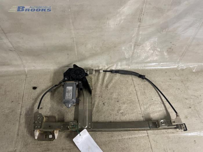 Usados Motor de ventanilla de puerta Fiat Cinquecento 0.9 i.e. S Precio € 37,50 Norma de margen ofrecido por Autobedrijf Brooks