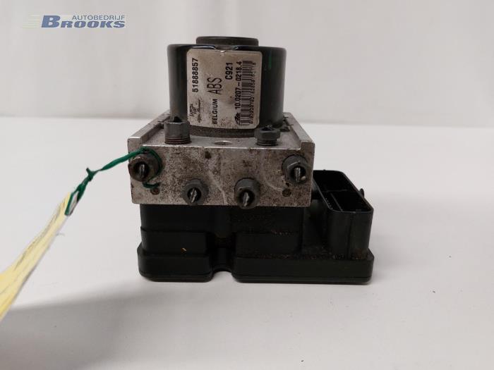 Begagnade ABS-pump Fiat Doblo Cargo (263) 1.3 MJ 16V DPF Euro 5 Pris € 150,00 Marginaltabell erbjuds av Autobedrijf Brooks