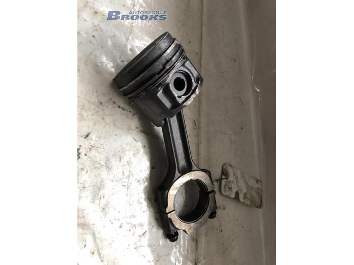 Used Piston Fiat Bravo (182A) 1.9 TDS SX,ELX 100 Price on request offered by Autobedrijf Brooks