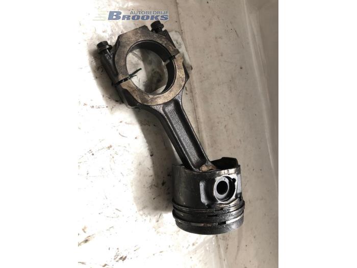 Piston d'un Fiat Bravo (182A) 1.9 TDS SX,ELX 100 1997
