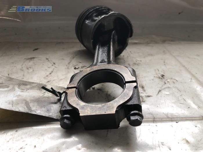 Piston d'un Fiat Bravo (182A) 1.9 TDS SX,ELX 100 1997