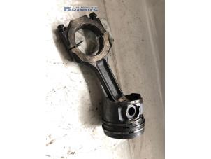 Piston d'un Fiat Bravo (182A) 1.9 TDS SX,ELX 100 1997