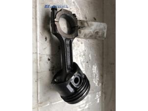 Piston d'un Fiat Bravo (182A) 1.9 TDS SX,ELX 100 1997