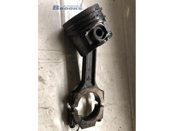 Used Piston Fiat Bravo (182A) 1.9 TDS SX,ELX 100 Price on request offered by Autobedrijf Brooks