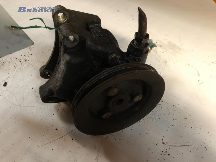Usagé Pompe de direction Alfa Romeo 146 (930B) 1.4 ie Prix € 15,00 Règlement à la marge proposé par Autobedrijf Brooks