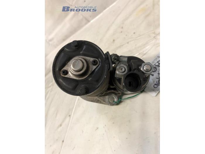 Startmotor från en Volkswagen Touran (1T1/T2) 1.6 FSI 16V 2003