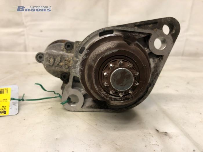 Startmotor från en Volkswagen Touran (1T1/T2) 1.6 FSI 16V 2003