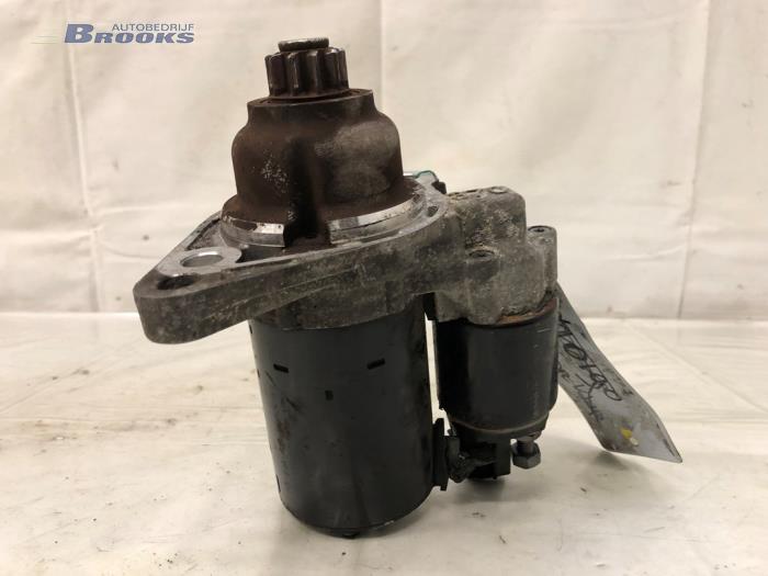 Startmotor från en Volkswagen Touran (1T1/T2) 1.6 FSI 16V 2003