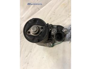 Startmotor från en Volkswagen Touran (1T1/T2) 1.6 FSI 16V 2003