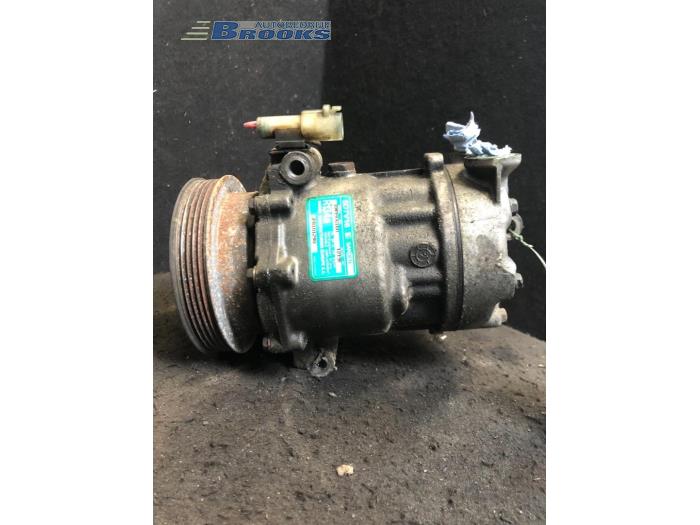 Usagé Pompe clim Rover 45 1.8 16V Prix € 50,00 Règlement à la marge proposé par Autobedrijf Brooks