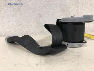 Used Rear seatbelt, left Toyota Auris Touring Sports (E18) 1.8 16V Hybrid Price € 35,00 Margin scheme offered by Autobedrijf Brooks