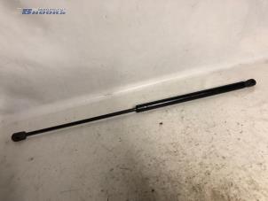 Used Rear gas strut, right Ford Focus 2 Wagon 1.6 TDCi 16V 110 Price € 10,00 Margin scheme offered by Autobedrijf Brooks
