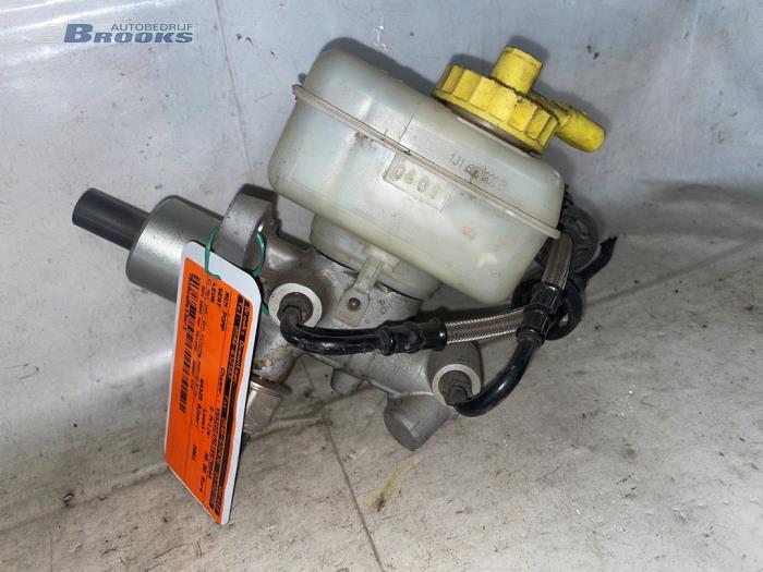 Używane Pompa hamulcowa Seat Leon (1M1) 2.8 V6 24V Cupra 4 Cena € 15,00 Procedura marży oferowane przez Autobedrijf Brooks