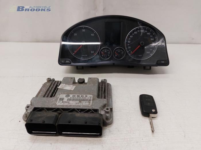 Used Ignition lock + computer Volkswagen Golf V (1K1) 2.0 TDI DPF Price € 100,00 Margin scheme offered by Autobedrijf Brooks