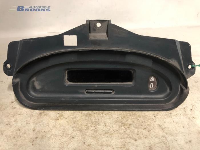 Begagnade Innerdisplay Renault Megane Break/Grandtour (KA) 1.9 dTi Pris € 20,00 Marginaltabell erbjuds av Autobedrijf Brooks