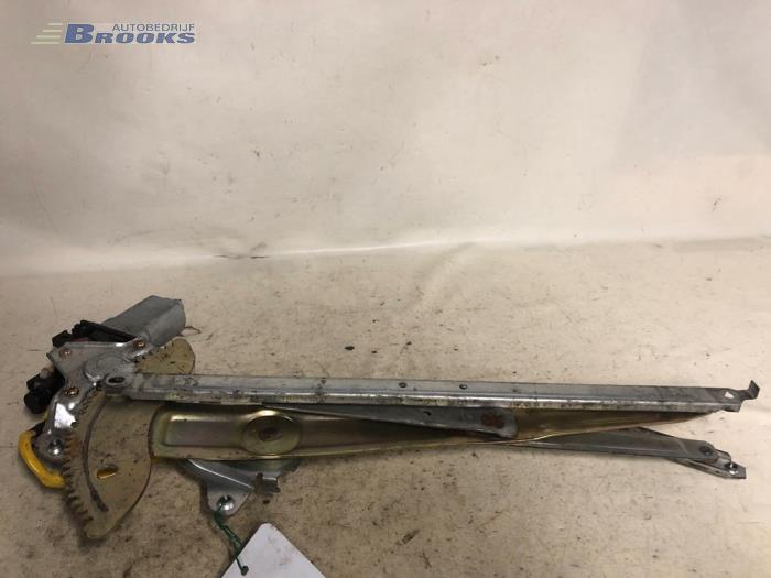 Usados Motor de ventanilla de puerta Daihatsu Sirion Precio € 25,00 Norma de margen ofrecido por Autobedrijf Brooks