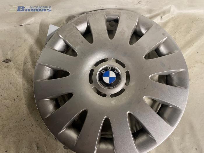 Używane Kolpak BMW 3-Serie Cena € 10,00 Procedura marży oferowane przez Autobedrijf Brooks