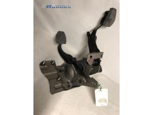 Used Set of pedals Peugeot 207/207+ (WA/WC/WM) 1.4 16V Price € 25,00 Margin scheme offered by Autobedrijf Brooks