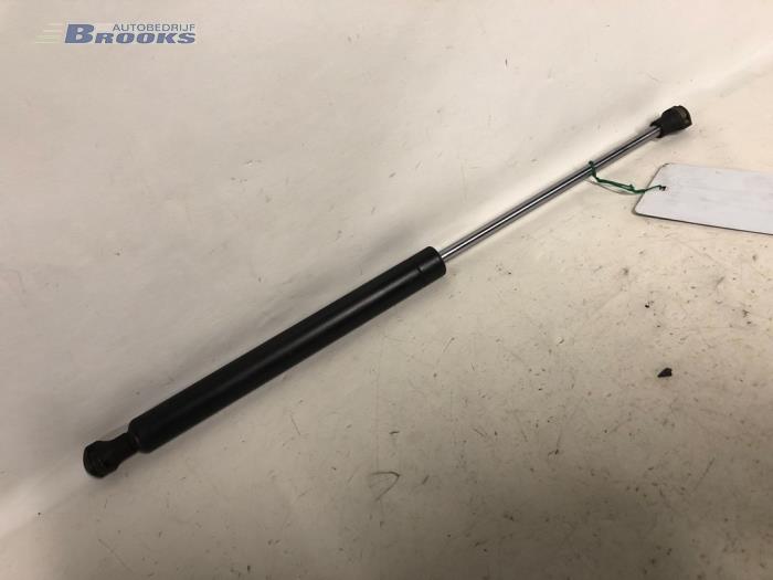 Rear gas strut, right from a Renault Clio 2000