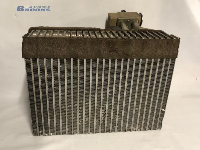 Usagé Radiateur clim Peugeot 206 (2A/C/H/J/S) 2.0 GTI 16V Prix € 25,00 Règlement à la marge proposé par Autobedrijf Brooks