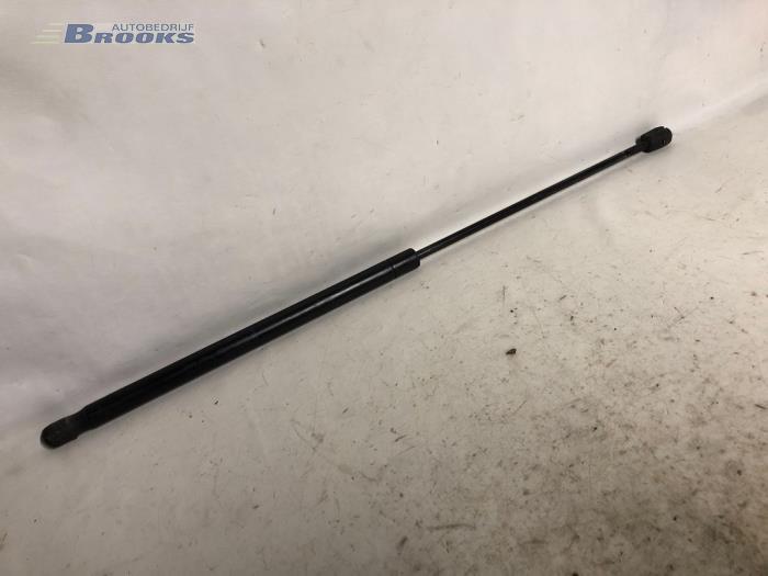 Rear gas strut, left from a Ford Focus 2 Wagon 1.6 TDCi 16V 110 2007