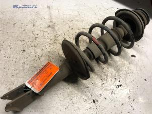 Used Front shock absorber rod, right Renault Clio Price € 25,00 Margin scheme offered by Autobedrijf Brooks