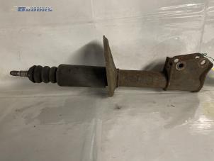 Used Front shock absorber rod, right Renault Clio (B/C57/357/557/577) 1.2i RL,RN,RT Kat. Price € 15,00 Margin scheme offered by Autobedrijf Brooks
