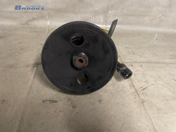 Usagé Pompe de direction Volvo V40 (VW) 1.8 16V Prix € 15,00 Règlement à la marge proposé par Autobedrijf Brooks