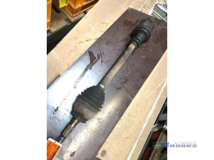 Used Front drive shaft, left Renault Trafic I (TXW) 2.1 D Price € 10,00 Margin scheme offered by Autobedrijf Brooks