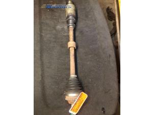 Used Front drive shaft, right Renault Clio Price € 10,00 Margin scheme offered by Autobedrijf Brooks