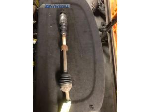Used Front drive shaft, right Renault Clio Price € 10,00 Margin scheme offered by Autobedrijf Brooks