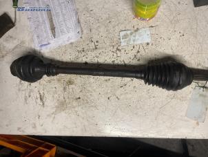 Used Front drive shaft, right Renault Clio Price € 20,00 Margin scheme offered by Autobedrijf Brooks